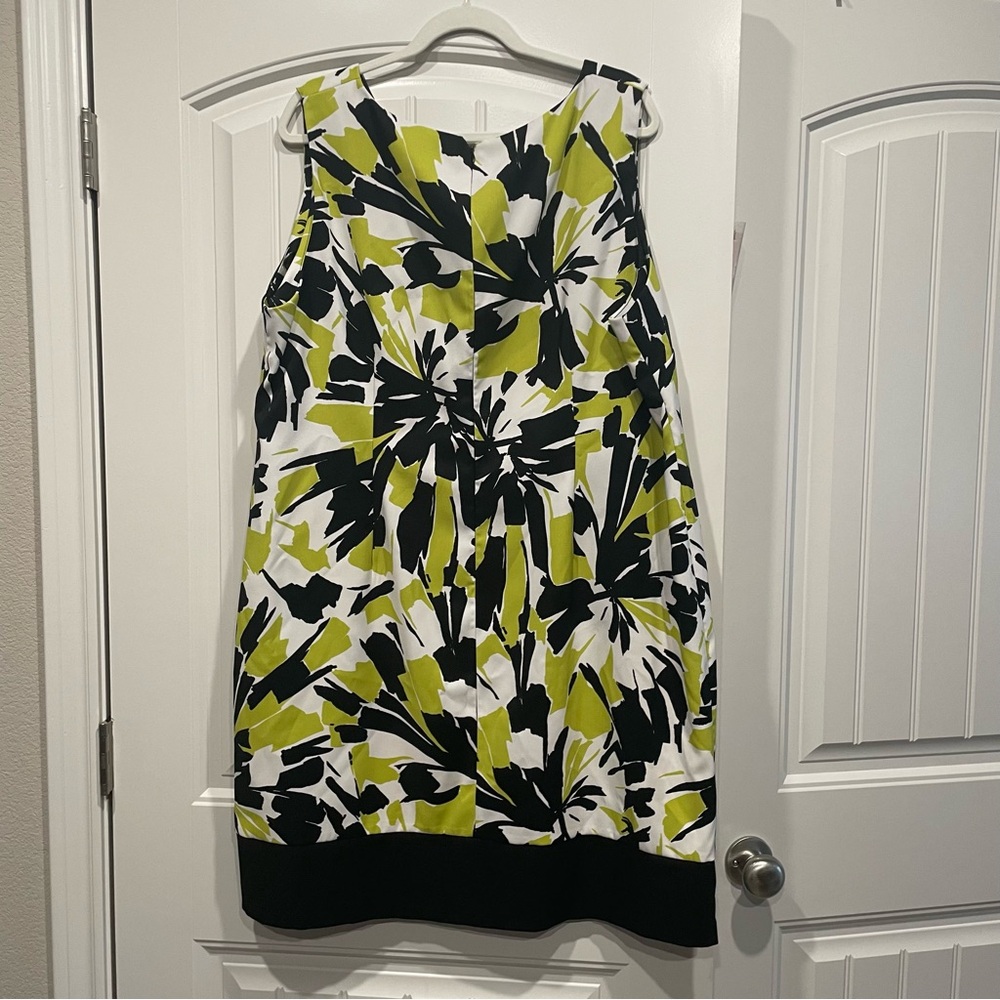 22W Plus Size Shift Dress